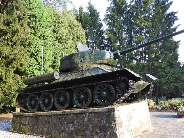 pix1861-tank-905711_1920